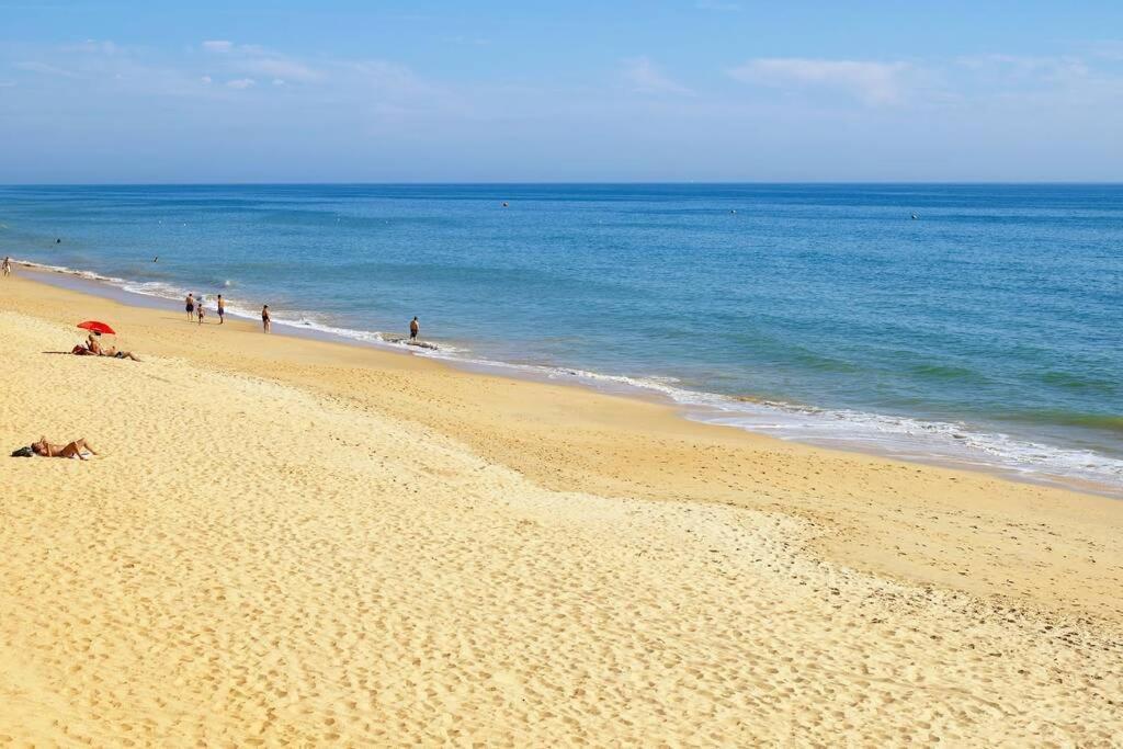 Apartamento Millenium Vista Mar- 2 Passos Da Praia Quarteira Dış mekan fotoğraf